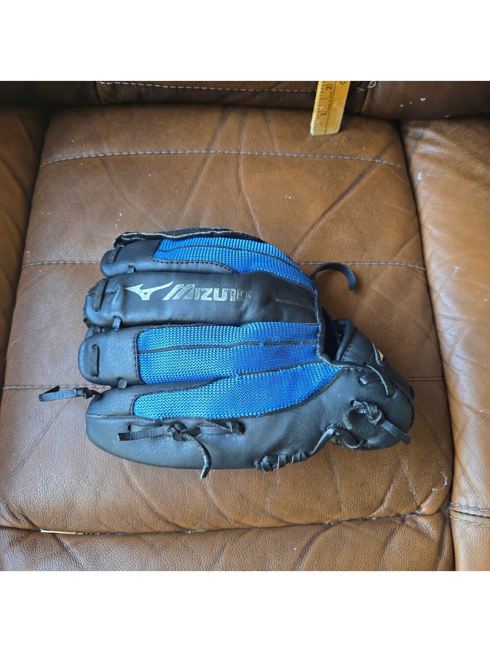 Mizuno Prospect PowerClose 10.5" Youth Baseball Glove Black Blue Leather Mesh
